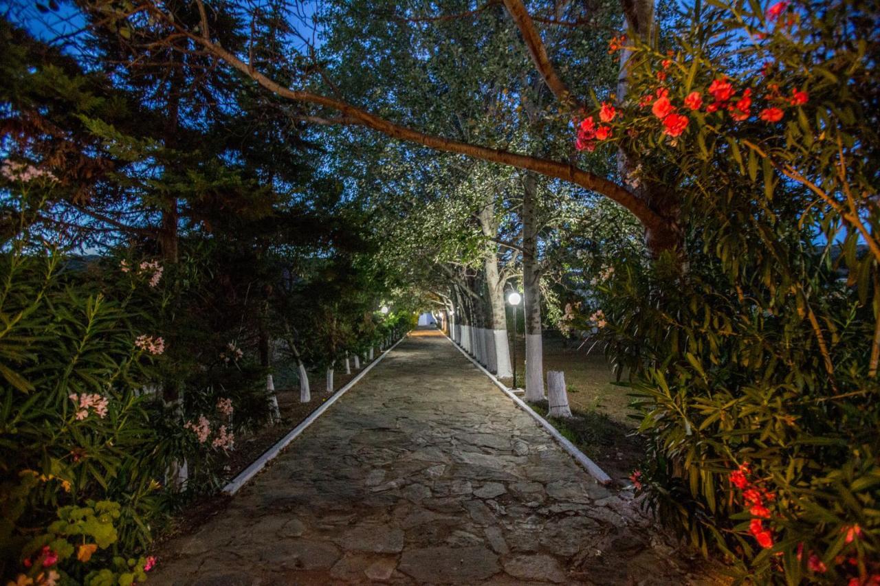 Studio Lefkes Kea Vourkari Luaran gambar